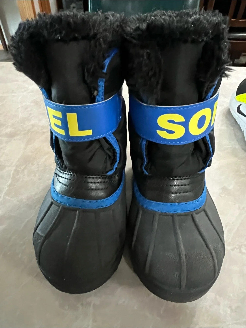 Sorel boys snow